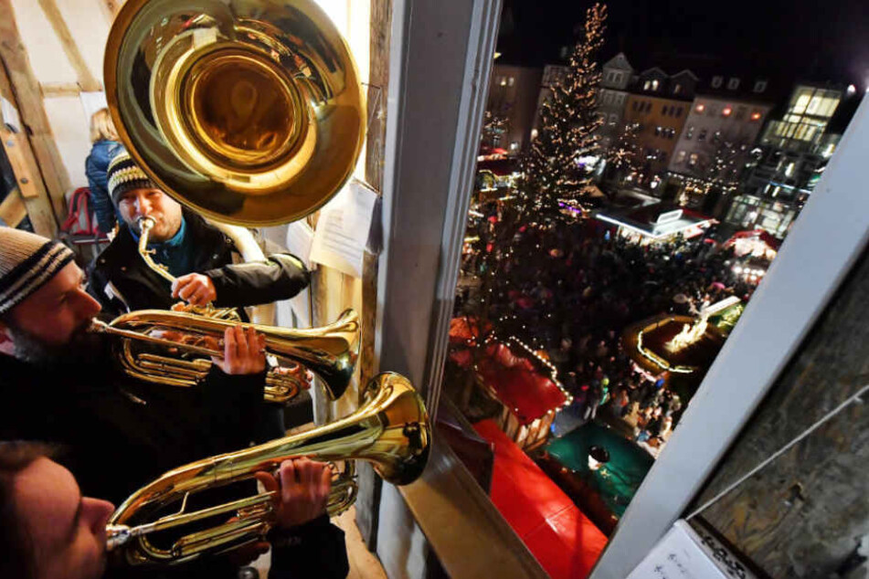 Auch in Jena bei der Eröffnung des Weihnachtsmarktes erklangen "O du fröhliche" und "O Tannenbaum".