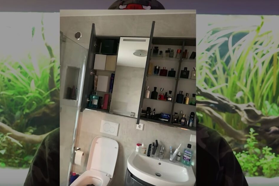 Auf der Suche nach teuren Uhren hat der Einbrecher das Badezimmer des YouTubers durchwühlt.