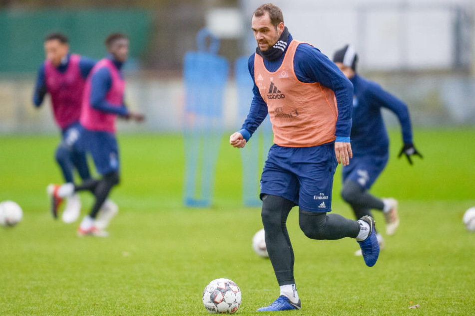 Pierre-Michel Lasogga beim Dribbling. (Archivbild).