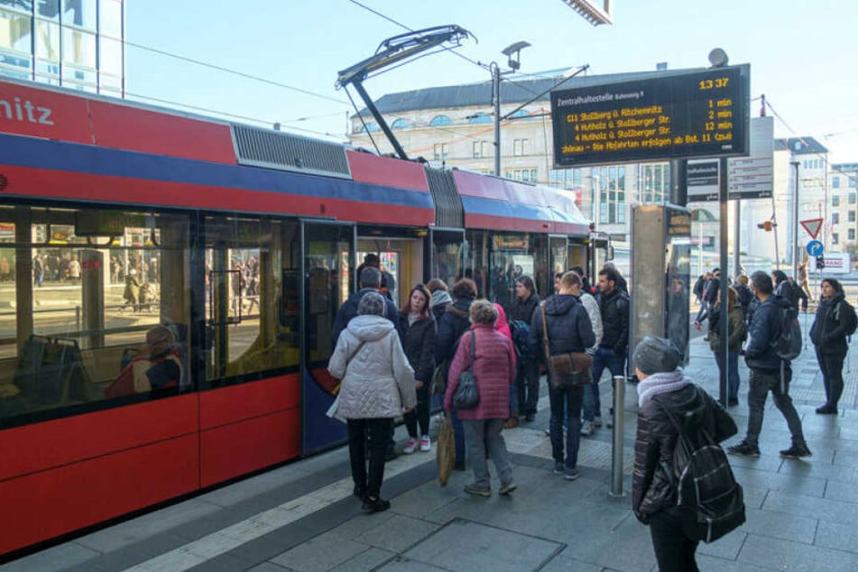 Linke und Grüne nehmen im Stadtrat erneut Anlauf für ein Sozialticket für Bus und Tram.