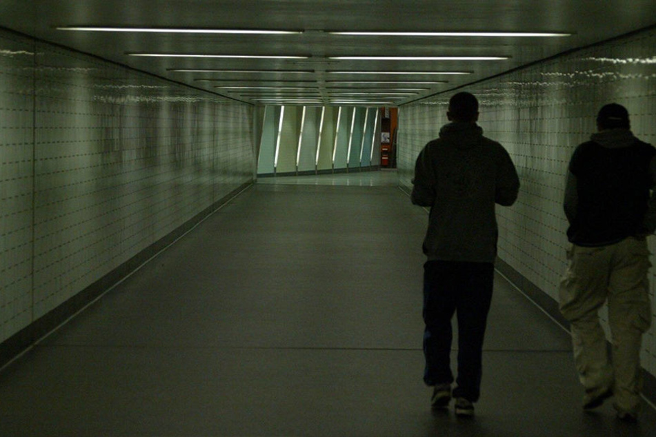 Am Kamenzer Bahnhof soll der Junge von zwei Unbekannten angefallen worden sein. (Symbolfoto)