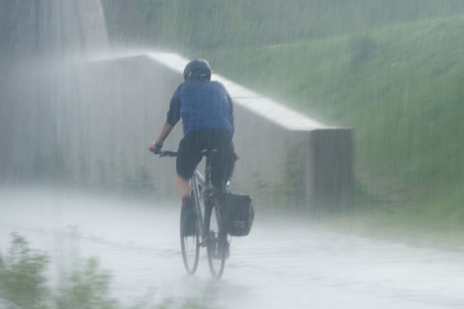 Ab Montag sollen zum Teil heftige Regenschauer über das Land ziehen.