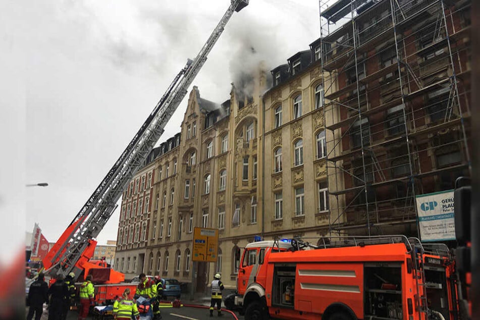 In der Dürerstraße stand am Montagmorgen ein Wohnhaus in Flammen.