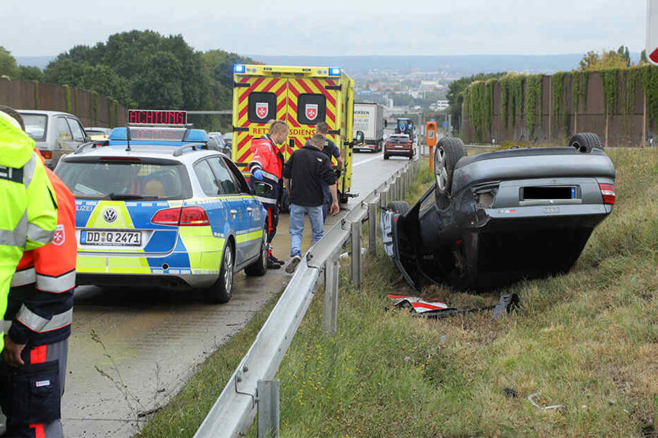 Aus diesem Auto stieg der Pole aus und griff erstmal zum Bier.