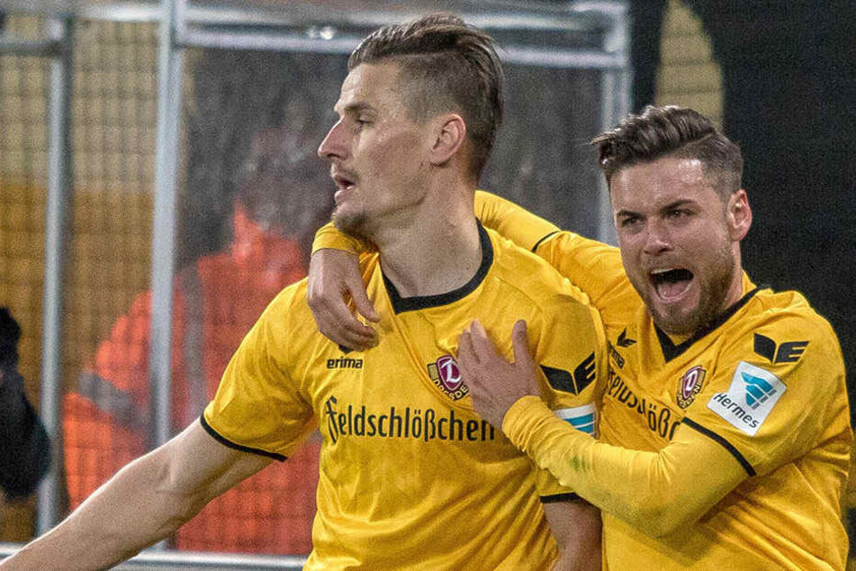 Im Vorjahr jubelten die beiden Freunde noch gemeinsam für Dynamo: Stefan Kutschke (l.) und Niklas Kreuzer.