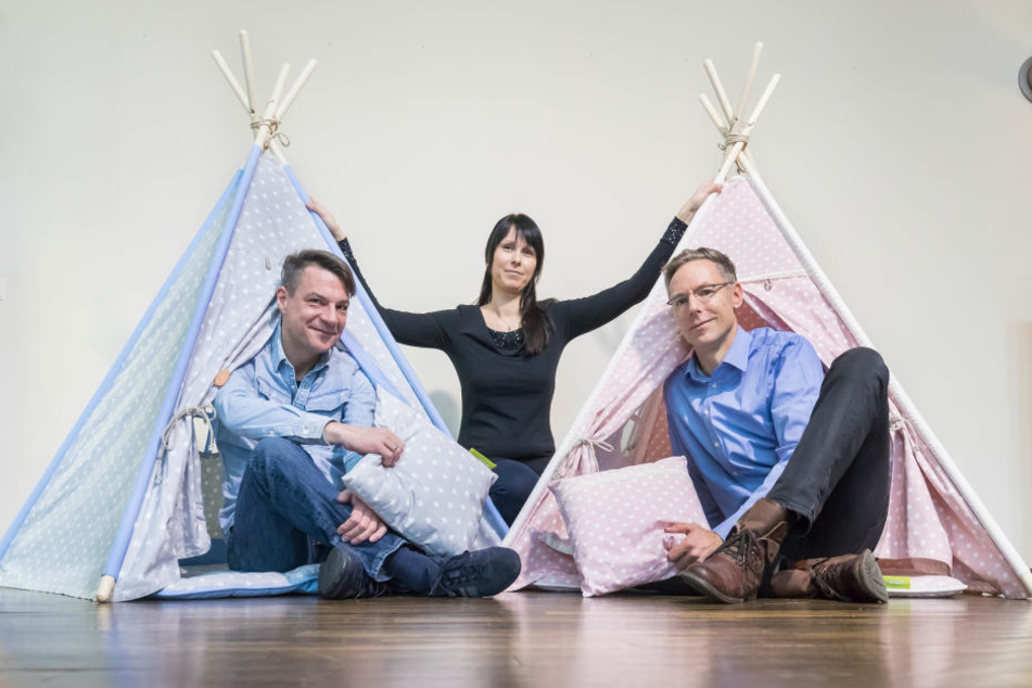 Spaß im Tipi: Stephan Stoppock (45, l.), Daniela Hartmann (38) und Ralf Renner (46) von der Firma My-Teepee.