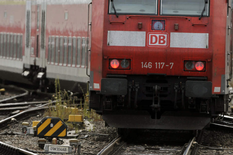 Die Regionalbahnstrecke in Frankfurt musste von 15.57 bis 17 Uhr gesperrt werden (Symbolbild).