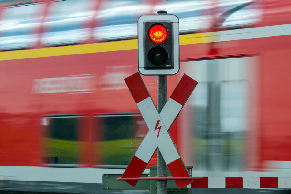 Die Polizei geht derzeit von einem Unfall aus. (Symbolbild)