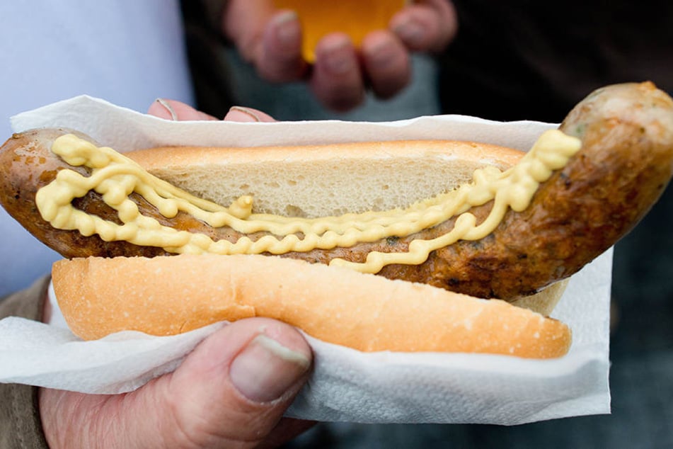 Die Stadionwurst auf der Bielefelder Alm wird in der Kommenden Saison anders schmecken. (Symbolbild)
