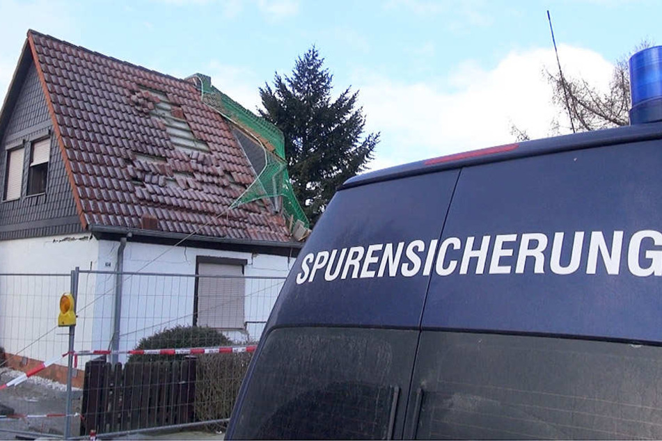Seit den frühen Morgenstunden sind Einsatzkräfte der Spurensicherung vor Ort.
