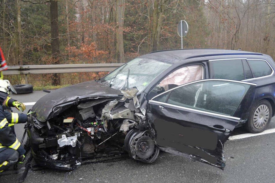 Der VW Passat-Fahrer (41) hatte keine Chance mehr, dem Geisterfahrer auszuweichen.