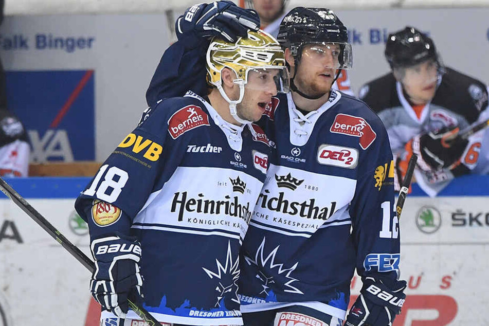 Brendan Cook (l.) übernimmt die Kapitänsbinde von René Kramer, Mirko Sacher ist in der Verteidigung mehr denn je gefordert.