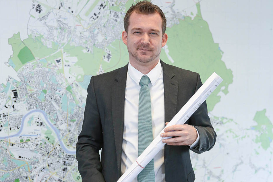 Baubürgermeister Raoul
Schmidt-Lamontain (40, Grüne)
koordiniert das Ämter-Roulette.