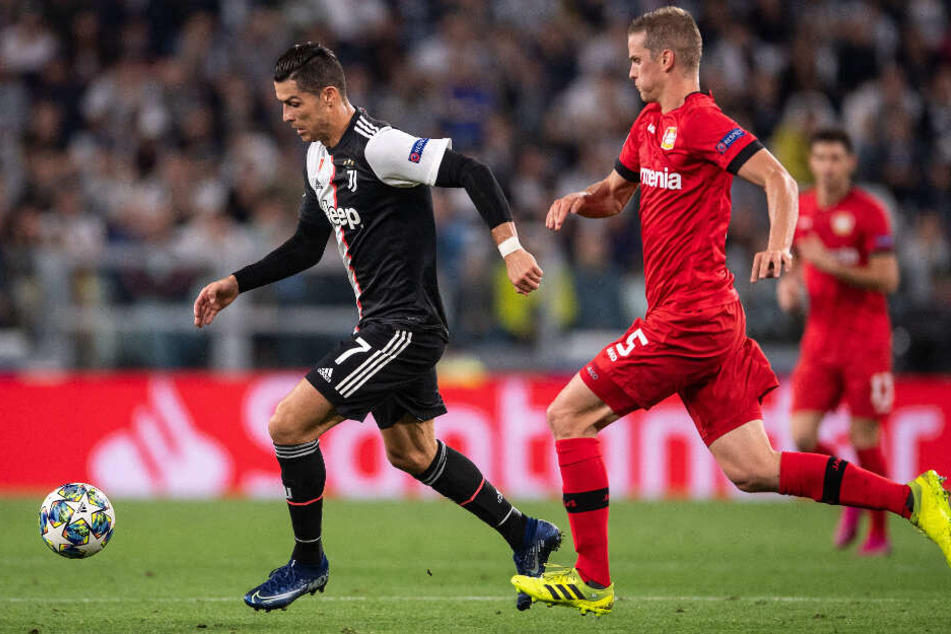 Cristiano Ronaldo (l.) erwischte gegen Bayer Leverkusen einen schwachen Tag.