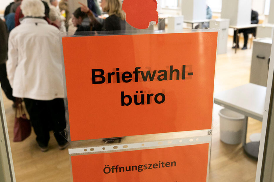 Briefwahlbüro im Bürgeramt Theaterstaße - geöffnet bis 24. Mai, täglich von 9 bis 18 Uhr (Mo.-Fr.).