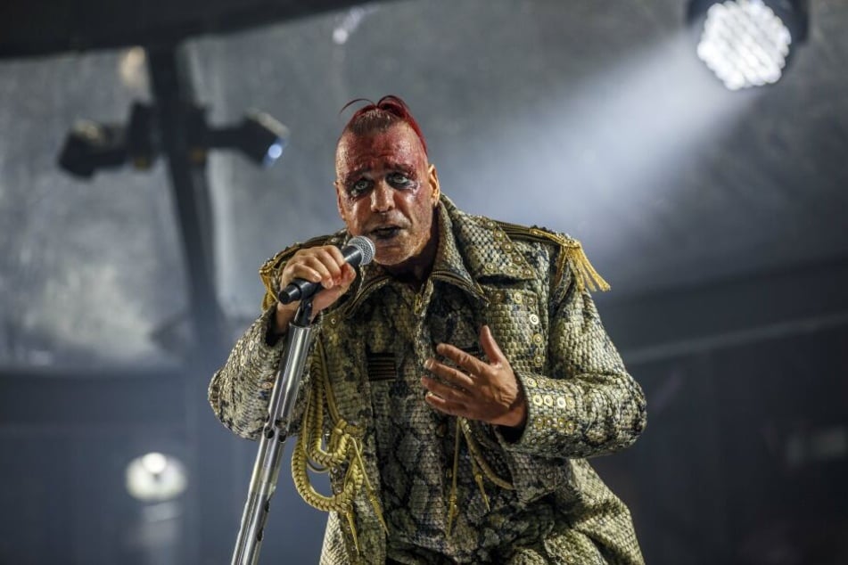 Till Lindemann auf der Bühne in Dresden.