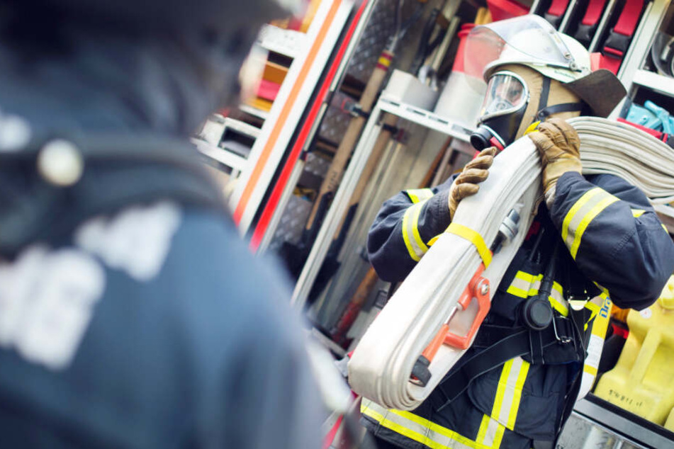 Die Feuerwehr musste zu einem Brand in einer Schule ausrücken. (Symbolbild)