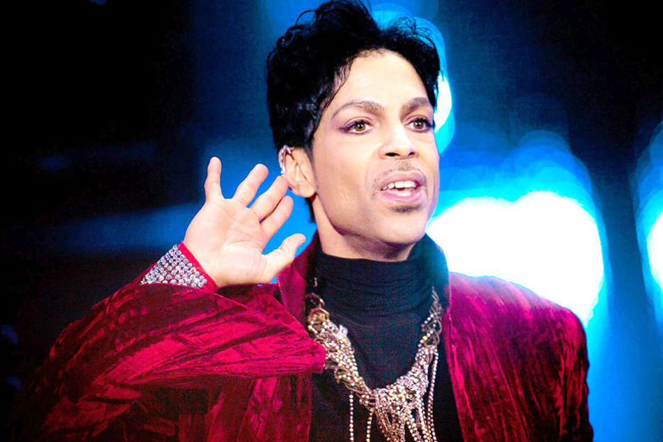Prince (†57) nutzte einen Decknamen, um an Medikamente zu kommen. Er starb am 21. April 2016 auf seinem Anwesen in Minneapolis.