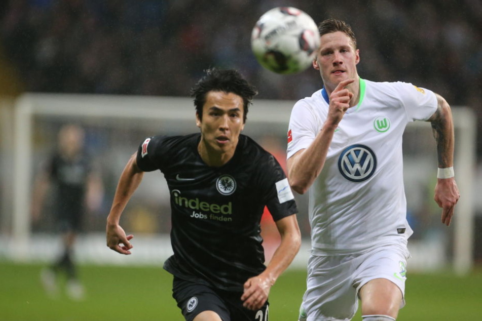 Gegen die Wölfe hatten Makoto Hasebe (Li.) und Co. das Nachsehen.