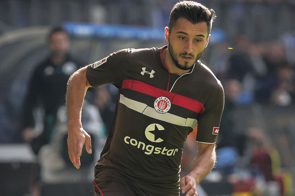 Cenk Sahin bekommt nach seinem Post kräftigen Gegenwind von den St. Pauli-Ultras zu spüren.