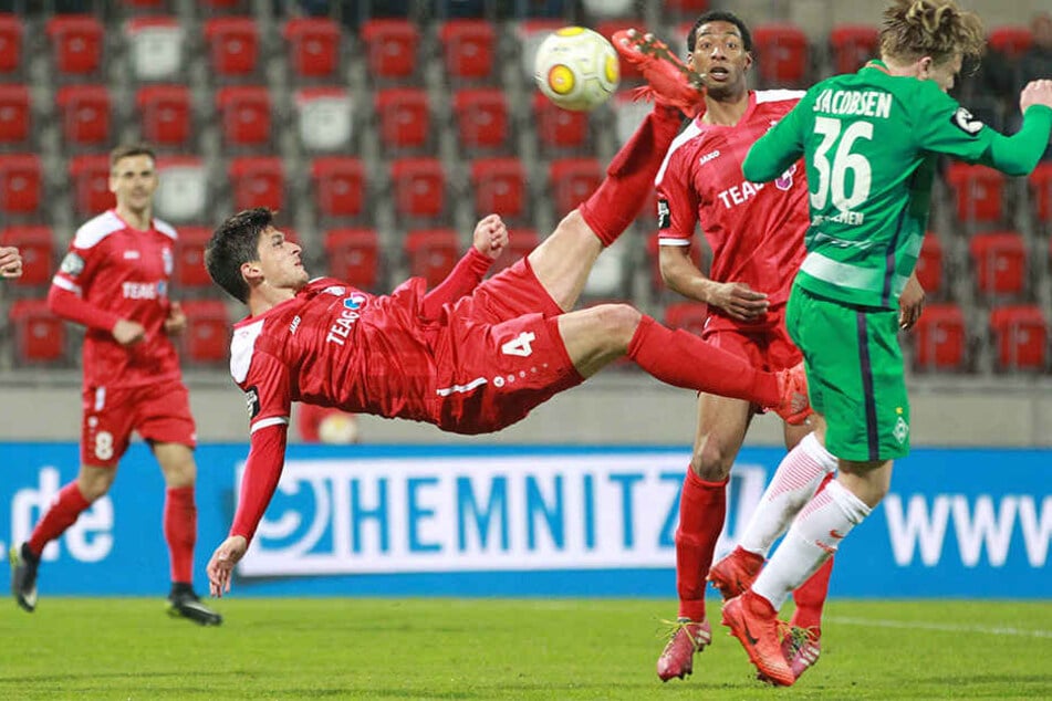 RW Erfurt hat den erhofften Befreiungsschlag im Abstiegskampf verpasst und gegen Bremen II nur 1:1 gespielt.