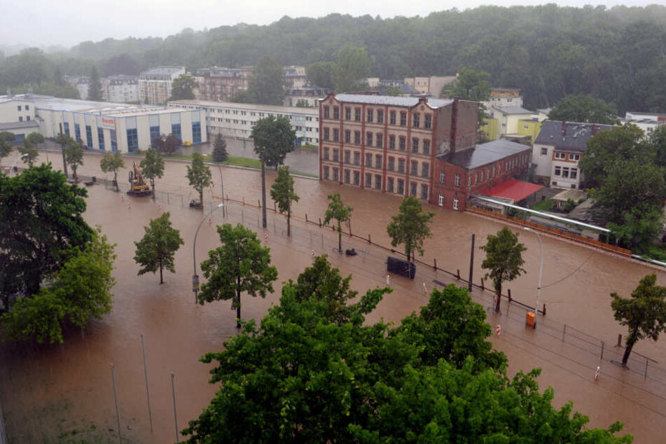 Bei dem Hochwasser 2013 wurde die Annaberger Straße komplett überflutet.
