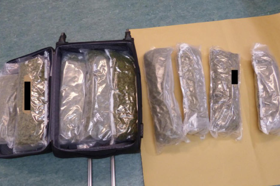 14 Kilogramm Marihuana hat die Polizei im Kofferraum des Wagens vorgefunden.
