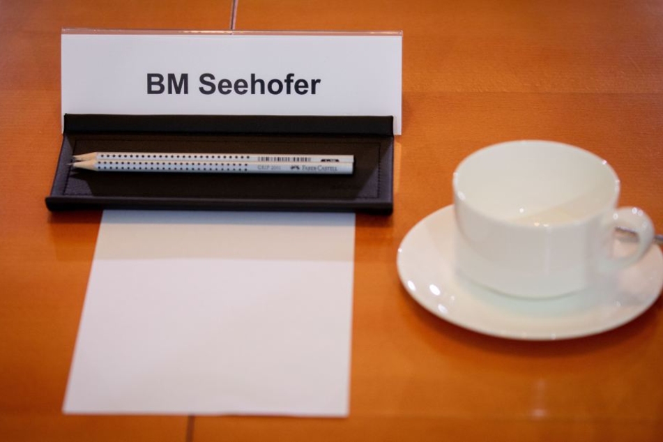 Bleibt Seehofer Bundesinnenminister?