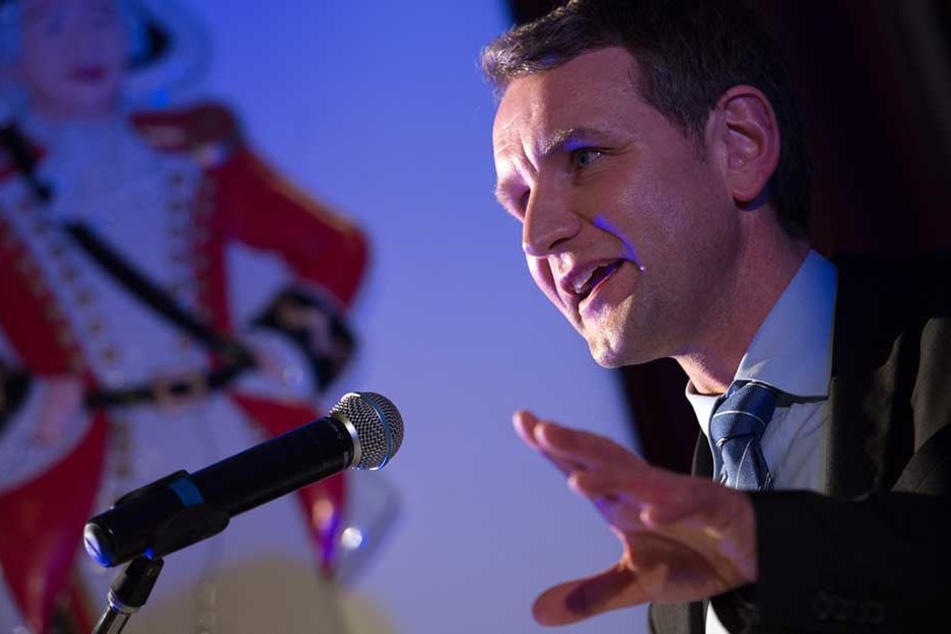 Der Thüringer AfD-Chef Björn Höcke (46) taucht auf der Abonnenten-Liste eines NPD-Blatts auf.