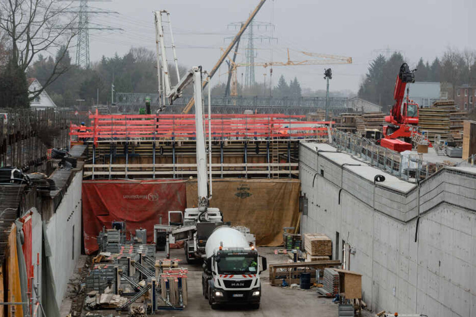 Große Teile der A7 in Hamburg bekommen beim Ausbau einen Lärmschutzdeckel.