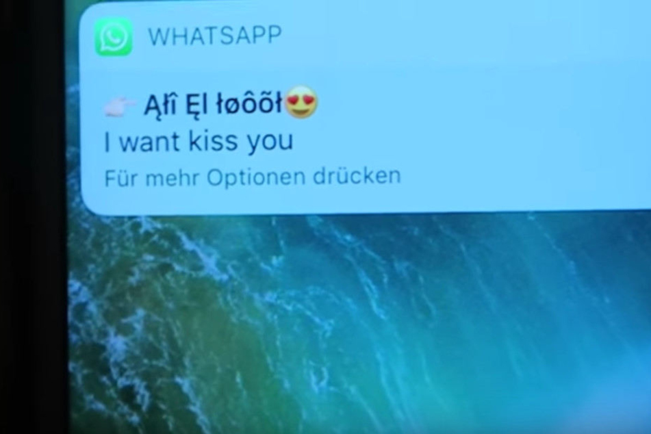 "I want kiss you", schreibt ein verliebter Kellner an Meike.