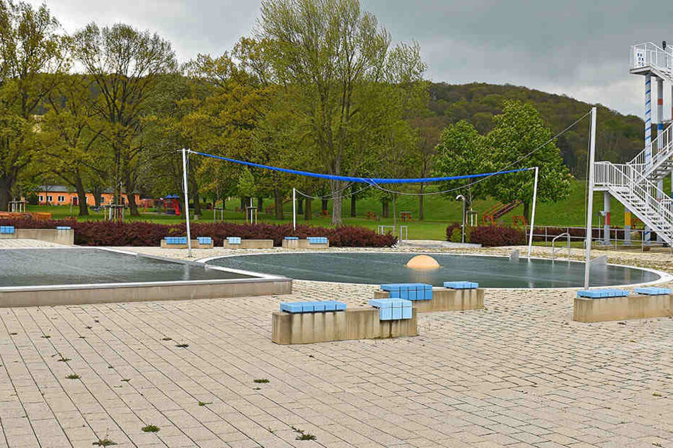 Ein vierjähriges Kind ertrank in einem Becken von 1,35 Metern Wassertiefe (Symbolbild).