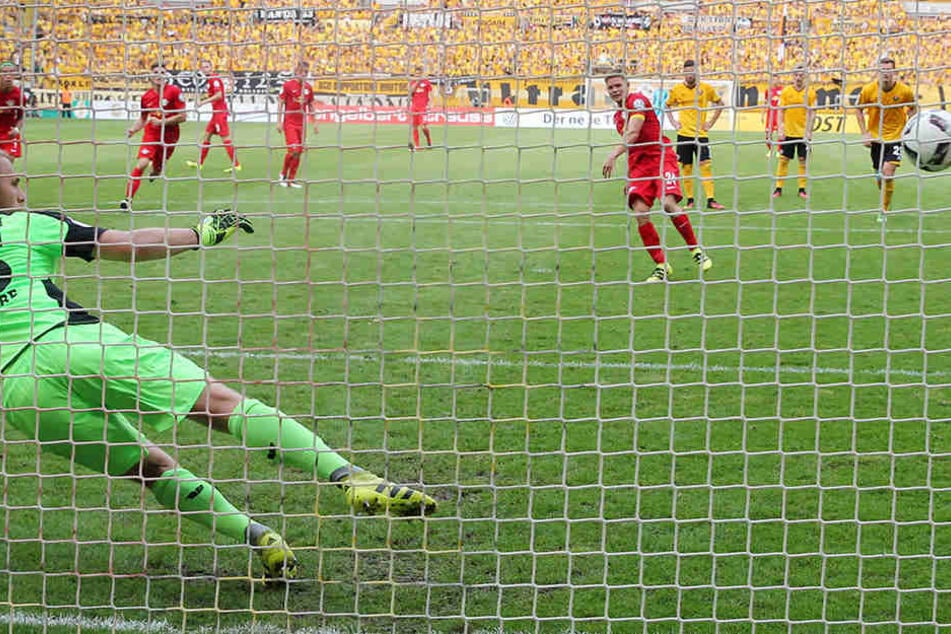 Kurz vor der Pause markierte Kaiser per Elfmeter das 2:0 für den Bundesligisten.