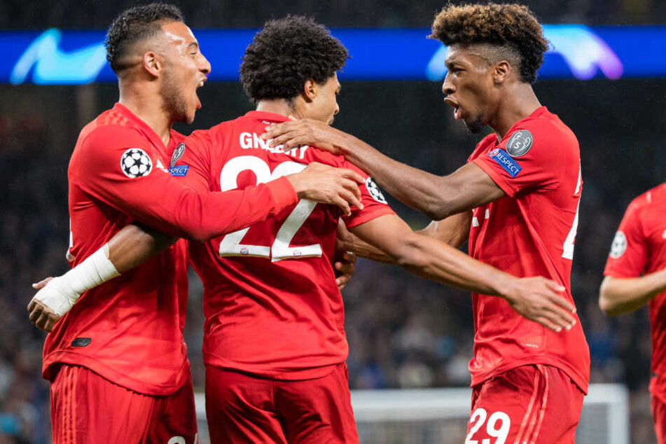 Corentin Tolisso (l-r), Serge Gnabry und Kingsley Coman vom FC Bayern München.