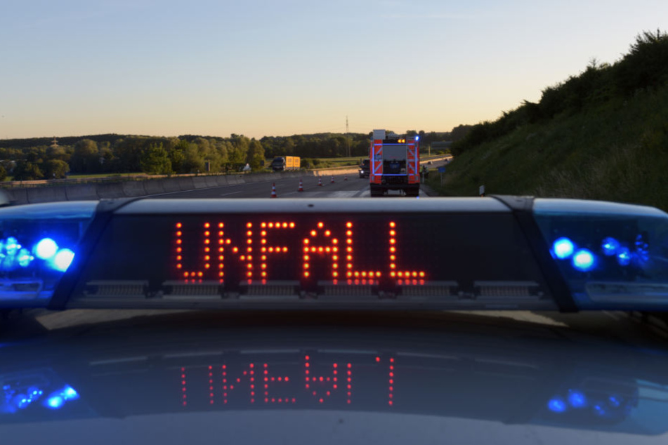 Bei dem Unfall wurden zwei Personen leicht verletzt (Symbolfoto).
