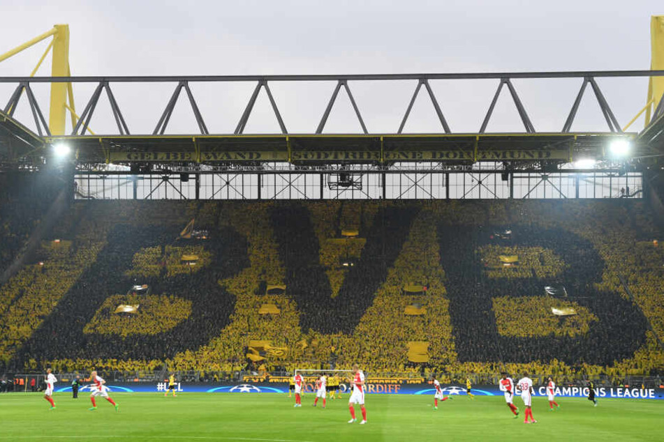 Die Fans dachten sich beim neu angesetzten Spiel eine tolle Choreo zur Unterstützung der Spieler aus.