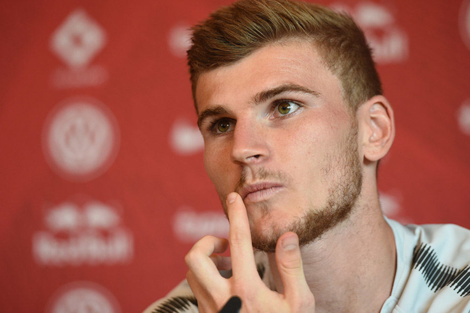 Das Spiel gegen Schalke 04 will RB Leipzig's Stürmer Timo Werner (21) ganz schnell hinter sich bringen.