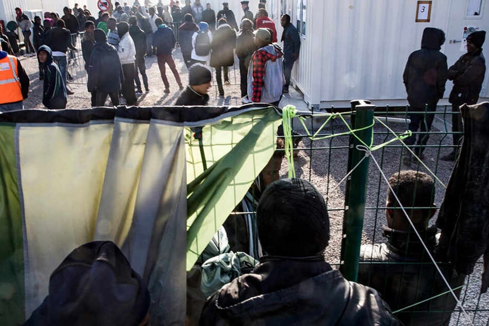 Angespannte Stimmung vor der morgigen Räumung in Calais.