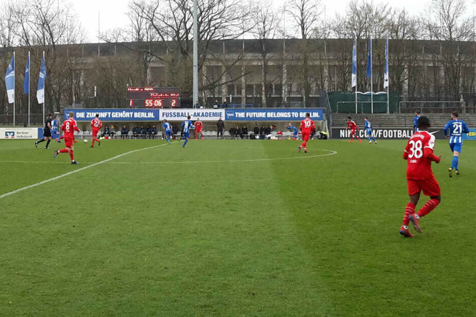 Hertha BSC traf im Amateurstadion auf Holstein Kiel.
