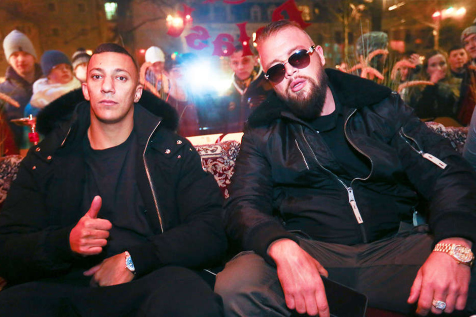 Kollegah (r.) und sein Kumpel Farid Bang können die Absage des Konzertes nicht nachvollziehen.