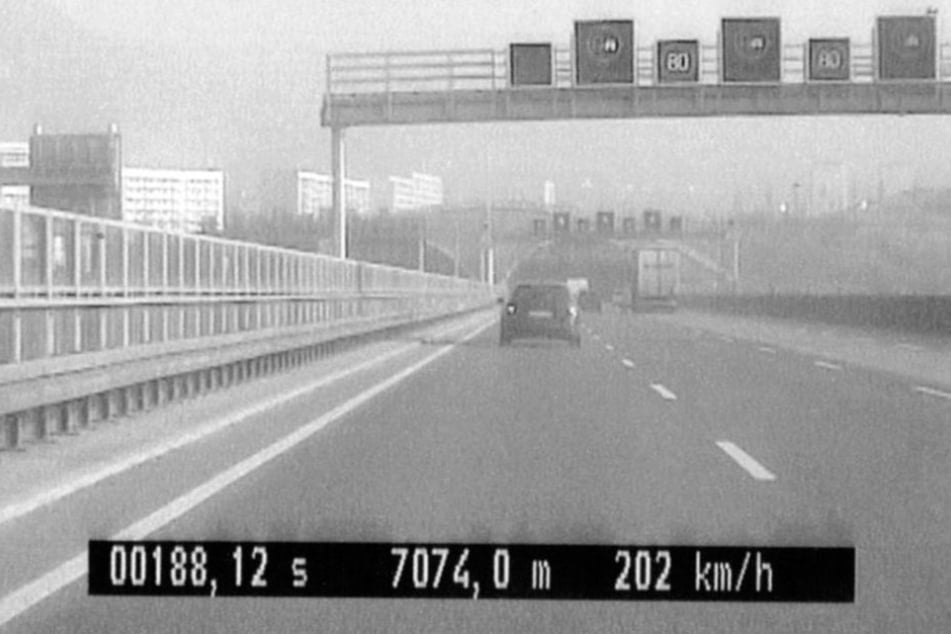 Mit 202 km/h raste der 36-jährige BMW-Fahrer über die A4.