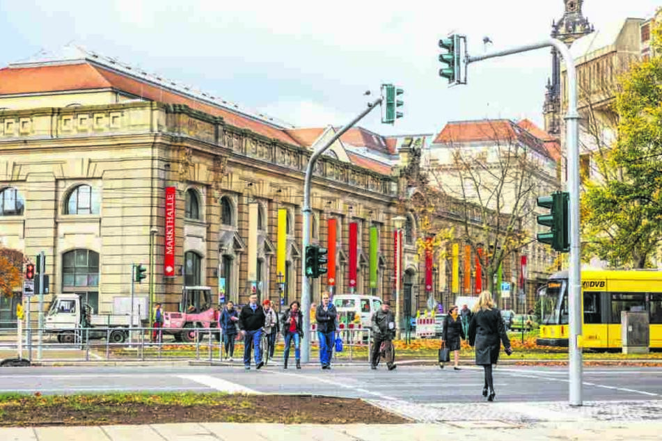 Fußgänger kommen jetzt via Ampel zur Neustädter Markthalle.