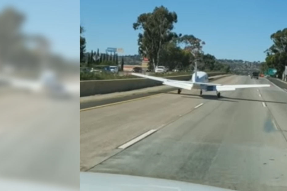 Das Flugzeug landete mitten auf der Autobahn - zum Glück unversehrt.