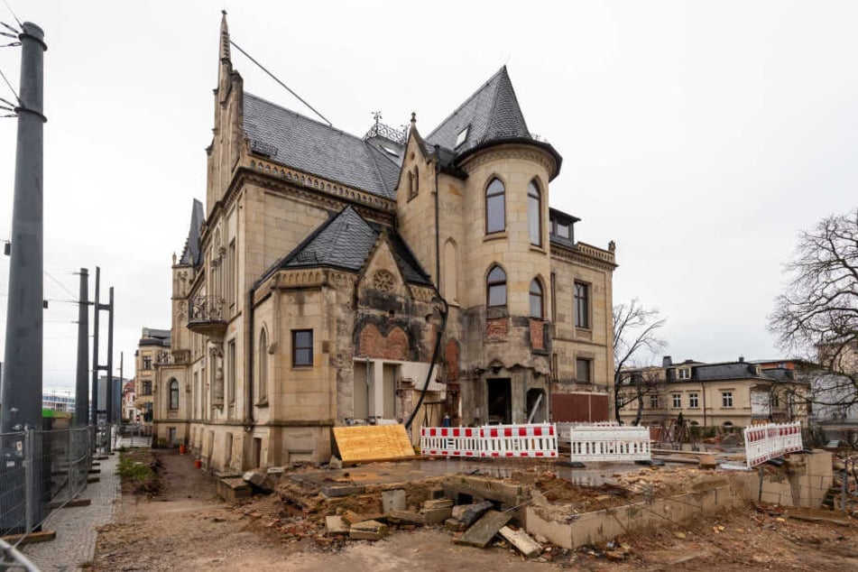An der Bahnhofstraße wird die Villa Zimmermann derzeit zum Bürohaus umgebaut.