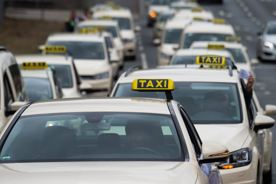 Die Taxifahrer protestieren am Mittwoch gegen eine geplante Gesetzesreform. (Symbolbild)