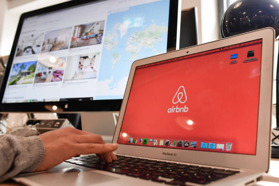 Über Airbnb können Unterkünfte billig gemietet werden.