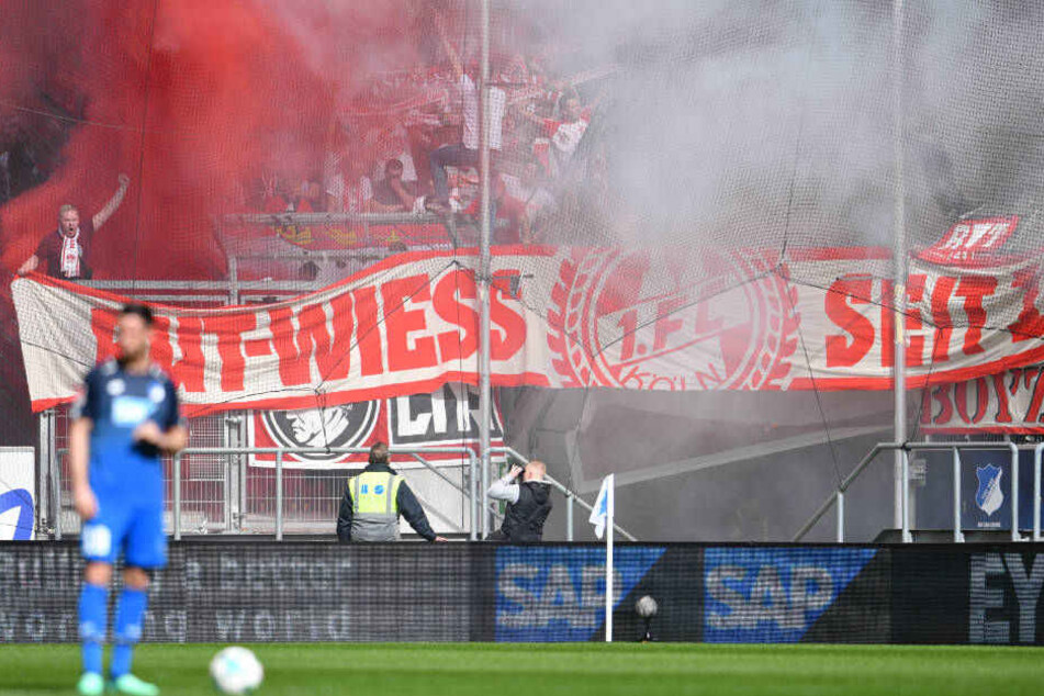 Im Derby am 18. Spieltag hatten Fans des FC ihrerseits ein Banner der Gladbach-Ultras geklaut.