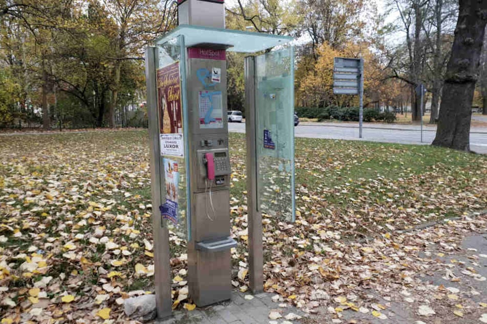Von diesem öffentlichen Telefon in der Karl-Liebknecht-Straße rief der Droher an.