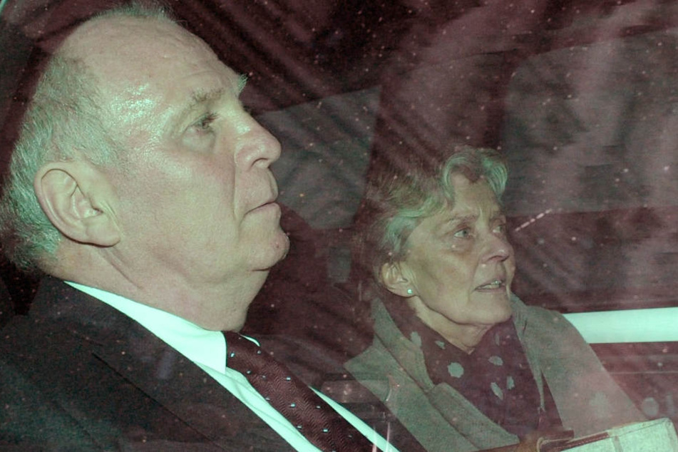 13. März 2014: Hoeneß und seine Frau Susanne verlassen nach der Urteilsverkündung das Gericht.