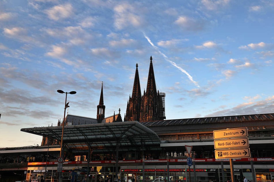 Im Oktober hatte ein Mann am Kölner Bahnhof eine Geisel genommen und vorher das Mädchen schwer verwundet.